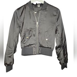 H&M Black Bomber Jacket – Size 6 | Street Style Staple